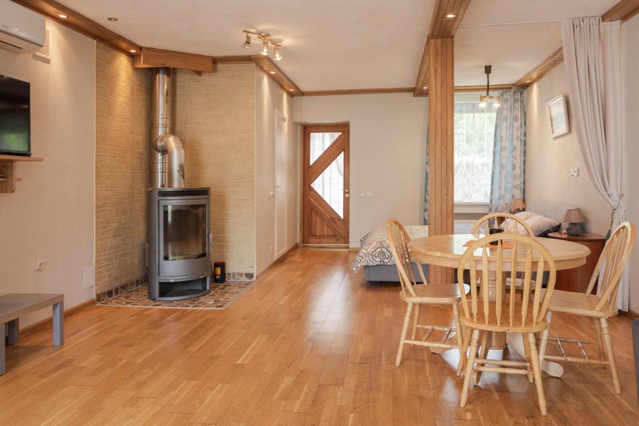 Cozy One Room Apartment With Yard Juodkrantė エクステリア 写真