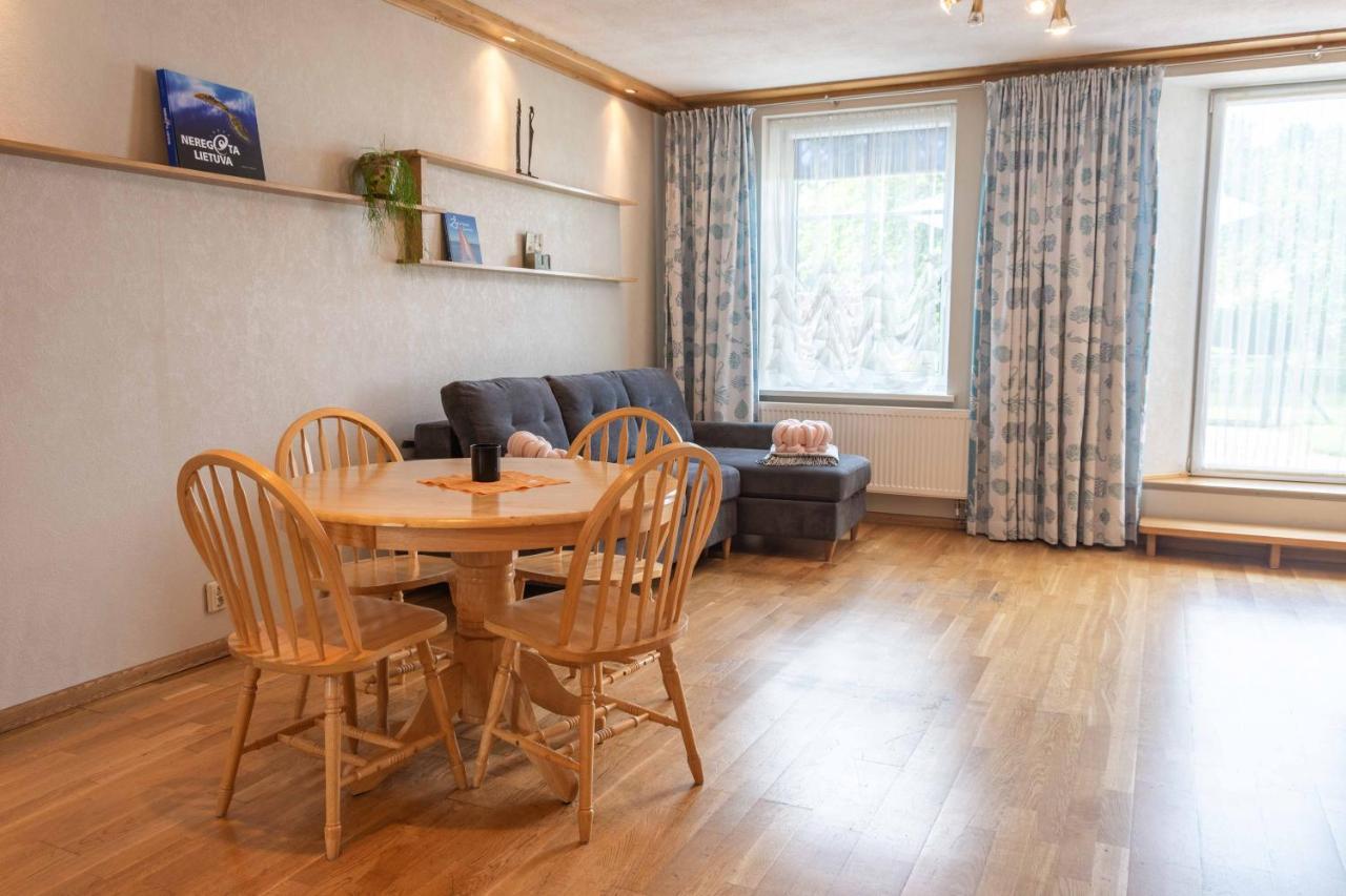 Cozy One Room Apartment With Yard Juodkrantė エクステリア 写真
